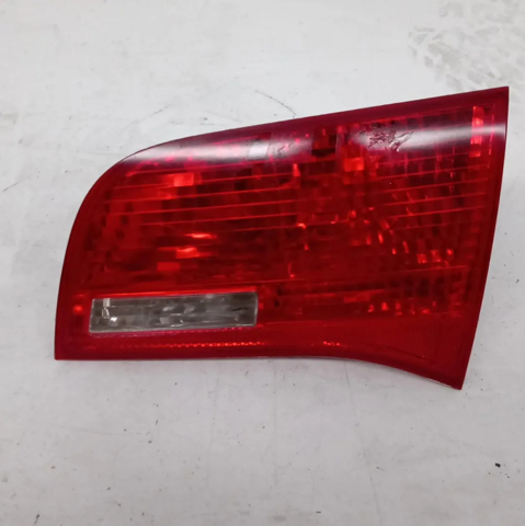 Lanterna traseira direita interna 4F9945094B VAG