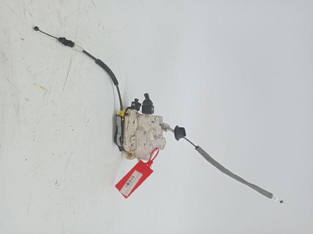 Fecho da porta dianteira esquerda 4G1837015 VAG