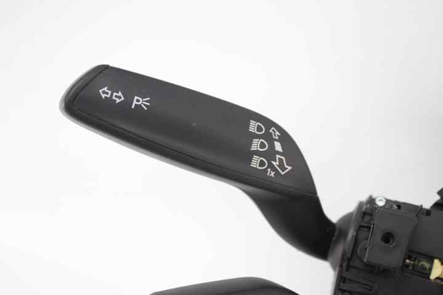 Comutador instalado na coluna da direção, montado 4G8953502AD VAG