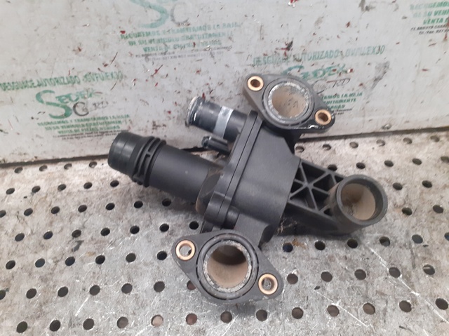 4H2Q8592 Land Rover