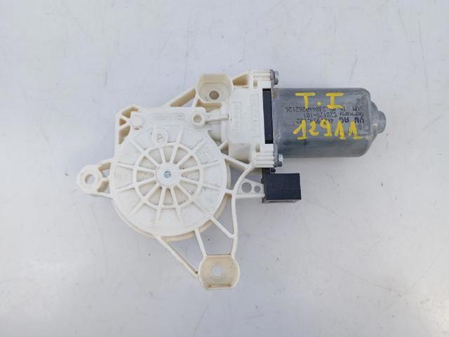 Motor de acionamento de vidro da porta dianteira direita 4K0959802 VAG