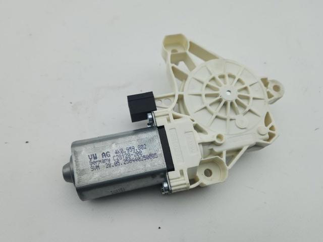 Motor de acionamento de vidro da porta dianteira direita 4K0959802 VAG