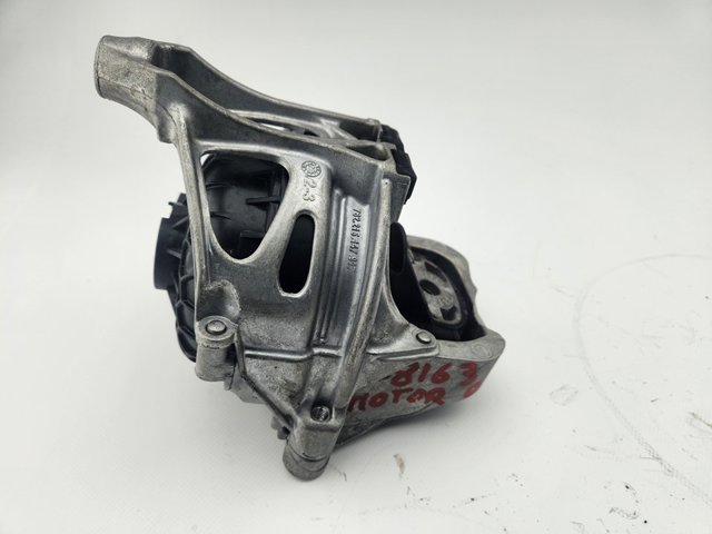 Coxim (suporte) direito de motor 4M0199372M VAG