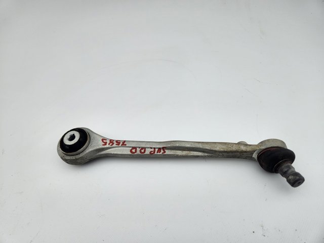 Braço oscilante superior direito de suspensão dianteira 4M0407506F VAG