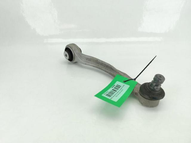 Braço oscilante superior direito de suspensão dianteira 4M0407510B VAG