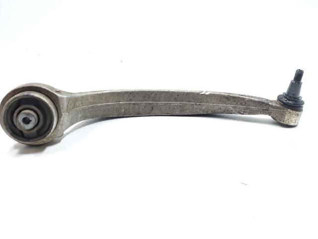 Braço oscilante inferior esquerdo de suspensão dianteira 4M0407695C VAG