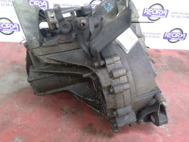 4M5R7F096YA Ford