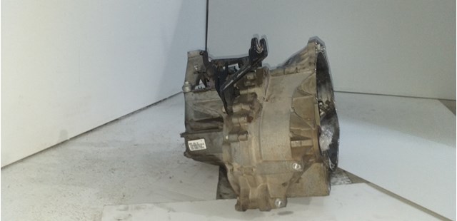 4M5R7F096YA Ford