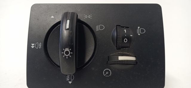 Comutador das luzes no "painel de instrumentos" 4M5T13A024AA FORD