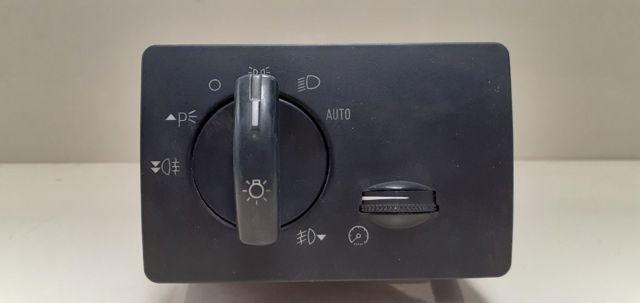 Comutador das luzes no "painel de instrumentos" 4M5T13A024JA FORD