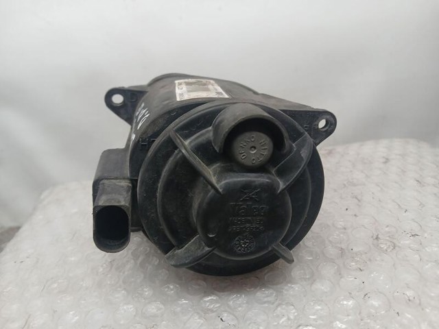 Luzes de nevoeiro direitas 4Z7941700 VAG