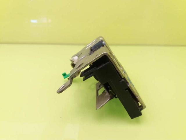 Fecho da porta dianteira direita 500314256 IVECO