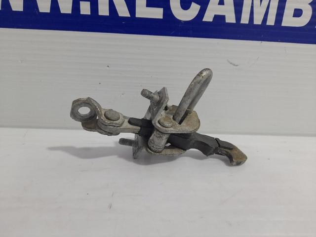 Limitador dianteiro de abertura de porta 500314457 IVECO