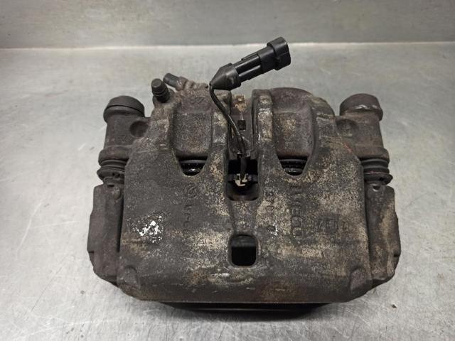 Suporte do freio dianteiro esquerdo 504120470 IVECO