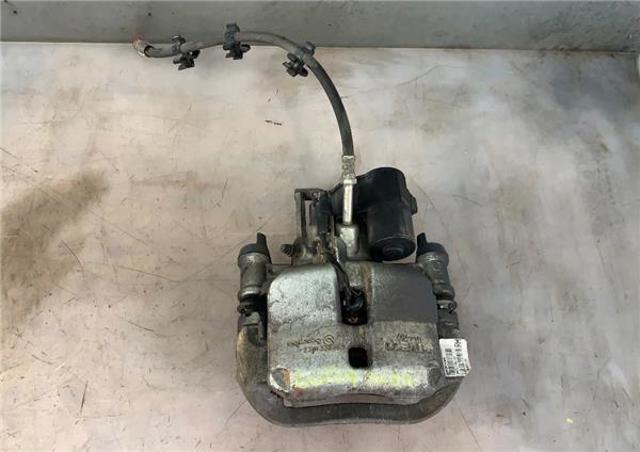 Suporte do freio traseiro direito 504120970 IVECO