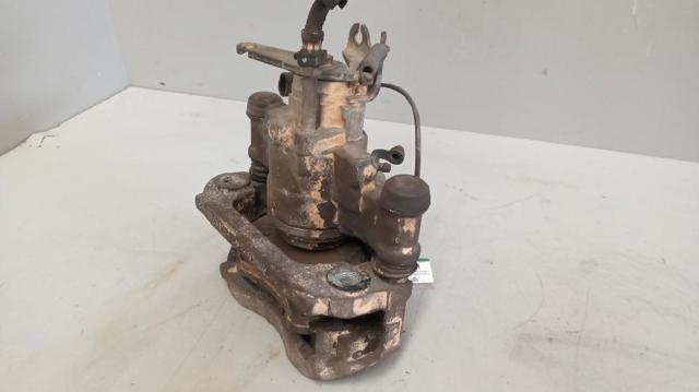 Suporte do freio traseiro direito 504120970 IVECO