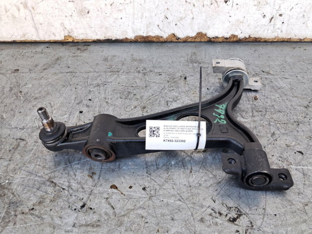 Braço oscilante inferior esquerdo de suspensão dianteira 50509340 FIAT