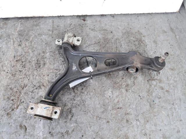 Braço oscilante inferior esquerdo de suspensão dianteira 50509340 FIAT