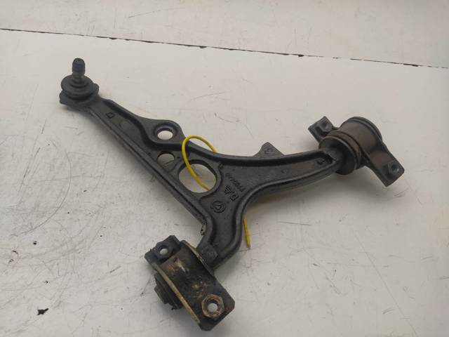 Braço oscilante inferior direito de suspensão dianteira 50513442 FIAT
