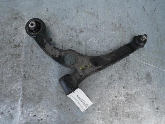Braço oscilante inferior esquerdo de suspensão dianteira 50700797 FIAT