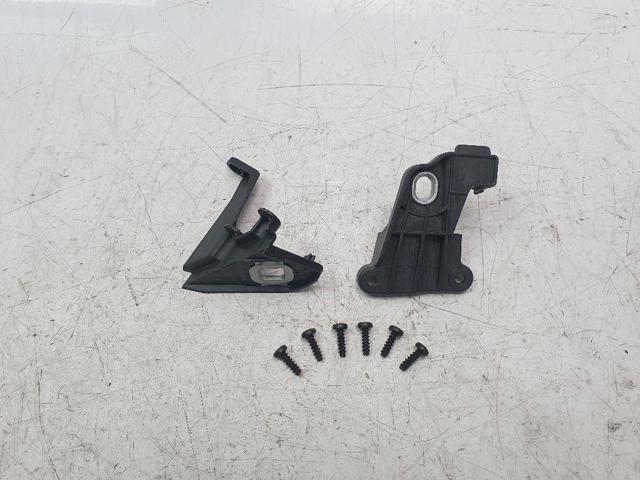 Consola (adaptador) de fixação da luz dianteira esquerda 50927927 FIAT