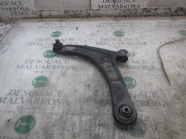 Braço oscilante inferior esquerdo de suspensão dianteira 5105041AB CHRYSLER