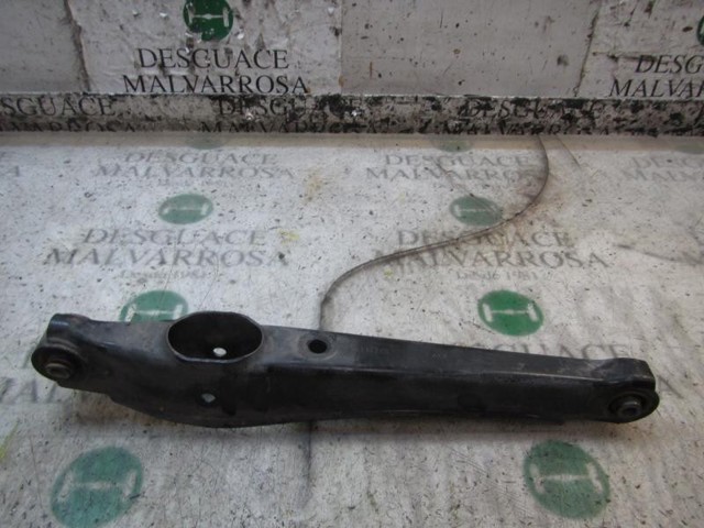 Braço oscilante inferior esquerdo de suspensão traseira/direita 5105272AI CHRYSLER