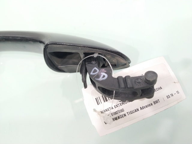 Maçaneta externa dianteira/traseira da porta direita 510837206D VAG
