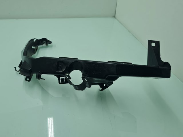 Consola (adaptador) de fixação da luz dianteira direita 51117116708 BMW