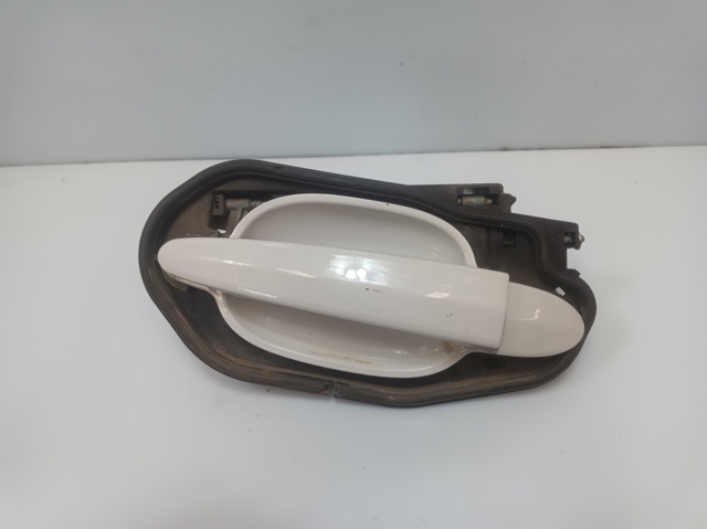 Suporte de maçaneta externa da porta dianteira esquerda 51217199555 BMW