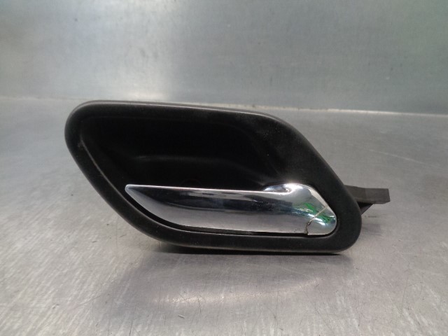 Maçaneta interna dianteira/traseira da porta direita 51218226050 BMW