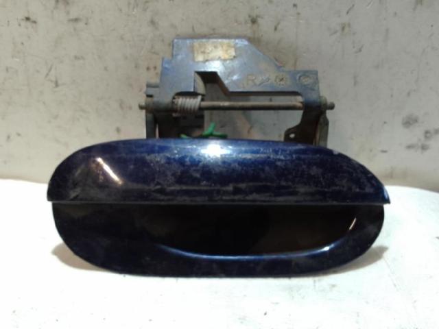 Maçaneta externa direita da porta traseira 51220000523 BMW