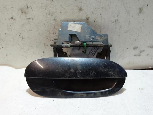 Maçaneta externa direita da porta traseira 51220000523 BMW