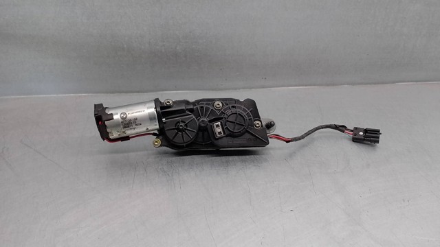 Motor (válvula) de fechamento do porta-malas 51244443052 BMW