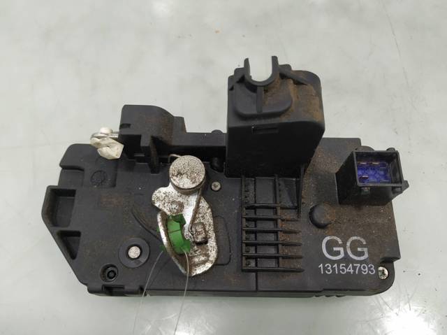 Fecho da porta traseira esquerda 5133079 OPEL