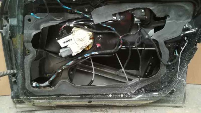 Mecanismo de acionamento de vidro da porta dianteira direita 51333448250 BMW