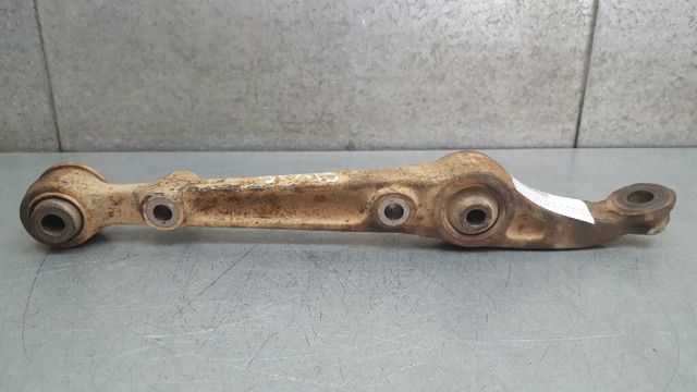 Braço oscilante inferior esquerdo de suspensão dianteira 51360S04A10 HONDA