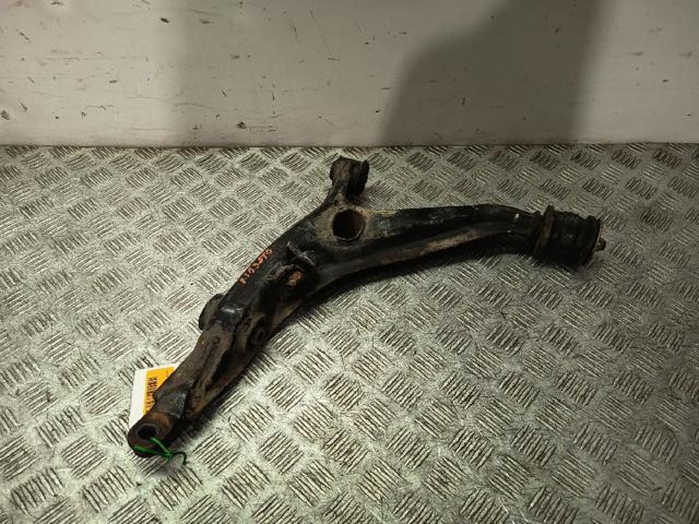 Braço oscilante inferior esquerdo de suspensão dianteira 51360S10A00 HONDA