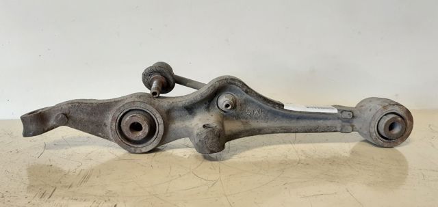 Braço oscilante inferior esquerdo de suspensão dianteira 51365S1AE00 HONDA