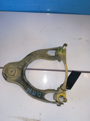 Braço oscilante superior direito de suspensão dianteira 51450ST3305 HONDA