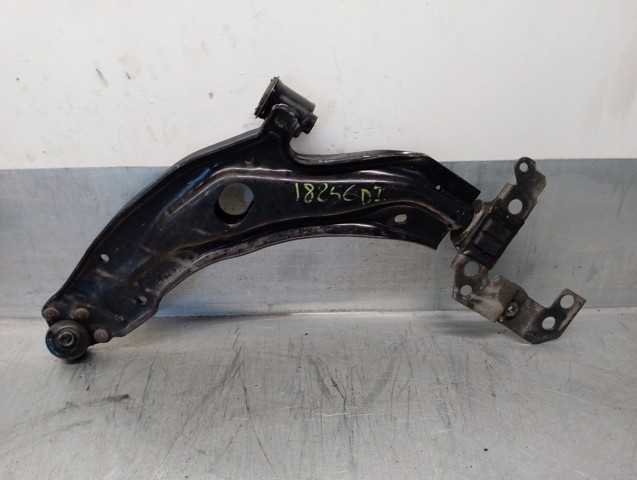 Braço oscilante inferior esquerdo de suspensão dianteira 51727865 FIAT