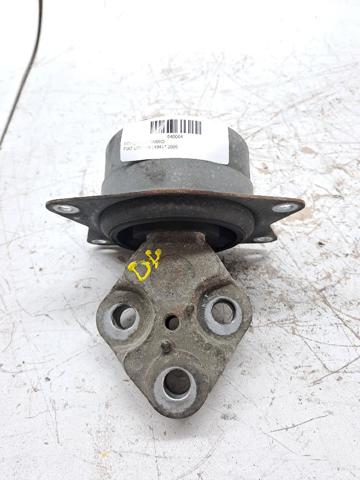 Coxim (suporte) esquerdo de motor 51768781 FIAT