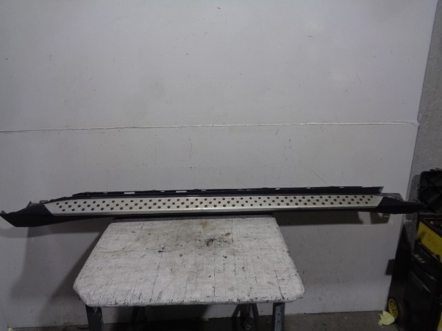 51777184420 BMW