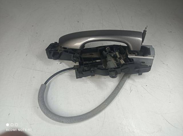 Suporte de maçaneta externa da porta dianteira esquerda 517837811C VAG