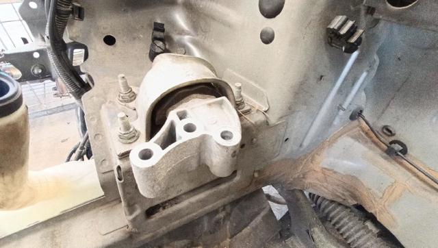Coxim (suporte) dianteiro de motor 51792716 FIAT