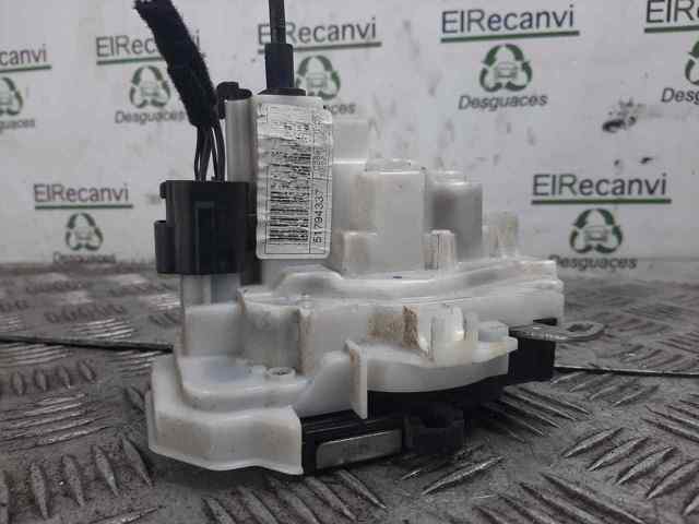 Fecho da porta dianteira direita 51794337 FORD