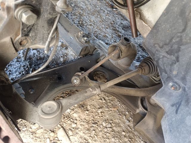 Braço oscilante inferior esquerdo de suspensão dianteira 51810665 FIAT