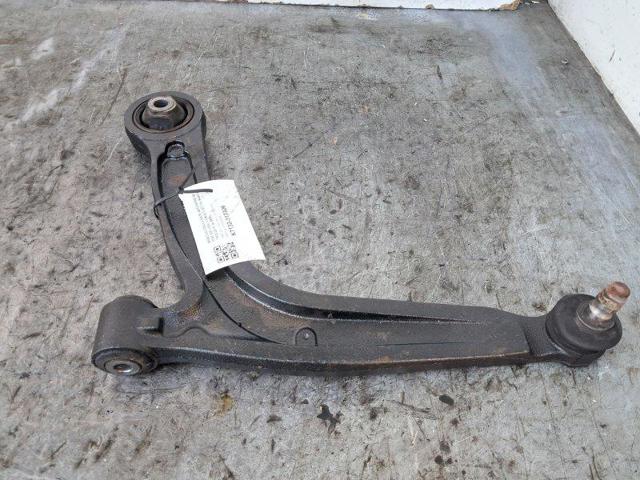Braço oscilante inferior esquerdo de suspensão dianteira 51857021 FIAT