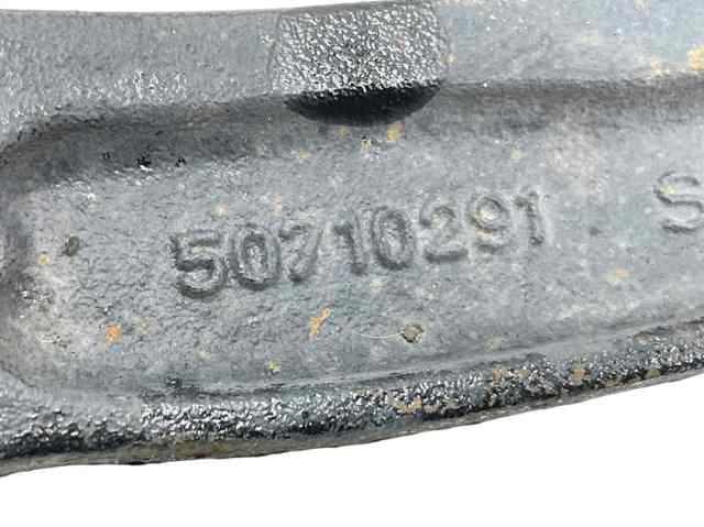 Braço oscilante inferior esquerdo de suspensão dianteira 51857021 FIAT