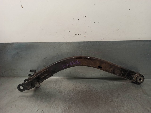Braço oscilante superior esquerdo de suspensão traseira 51891069 FIAT